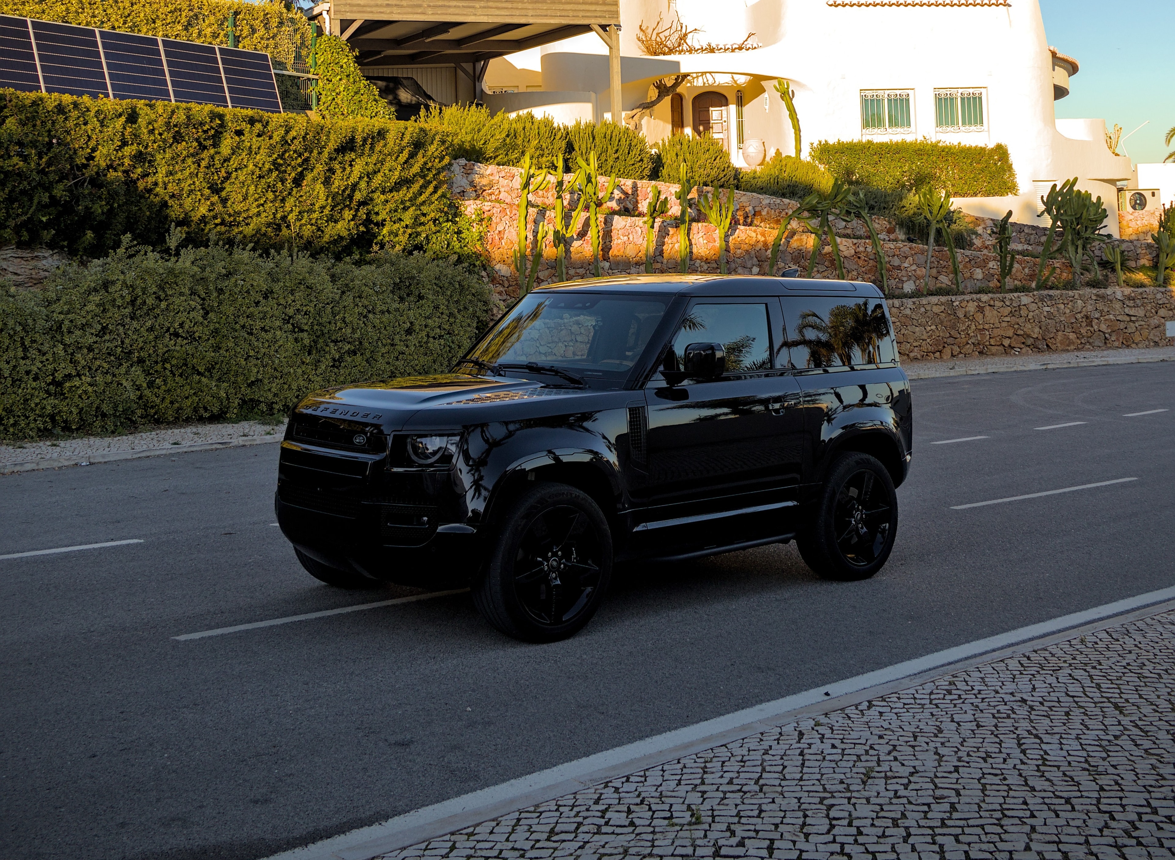 Land Rover Defender 90 overview