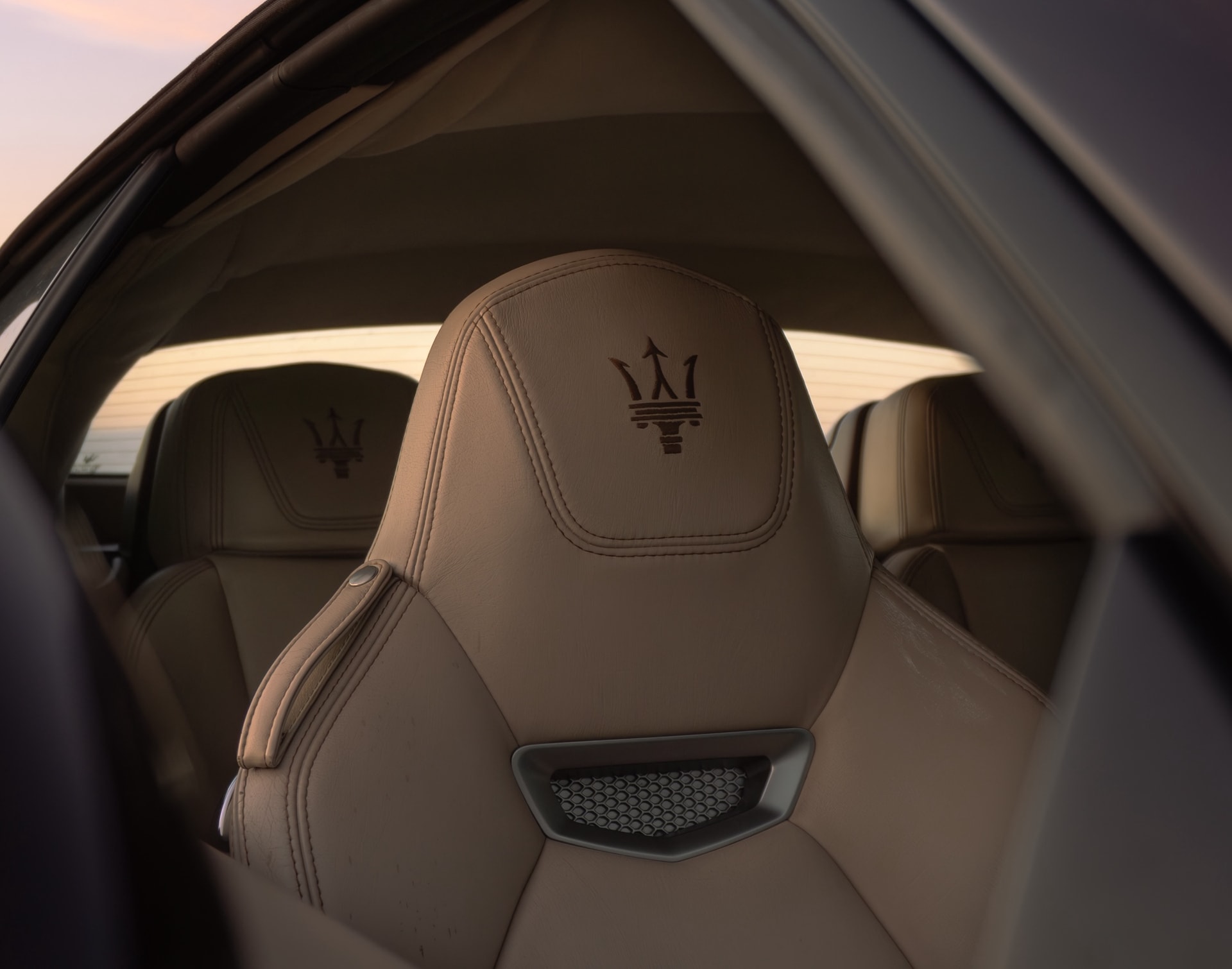 Maserati GranCabrio Sport interior